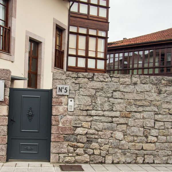 los_leones1_fachada2